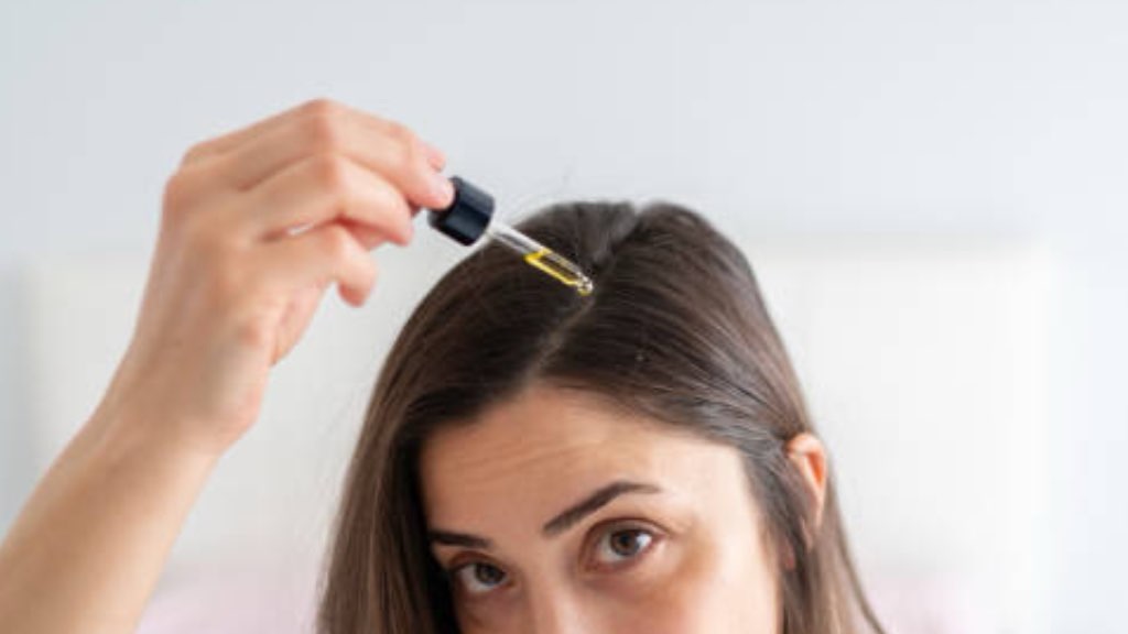 頭皮美容液・育毛剤で根本ケア