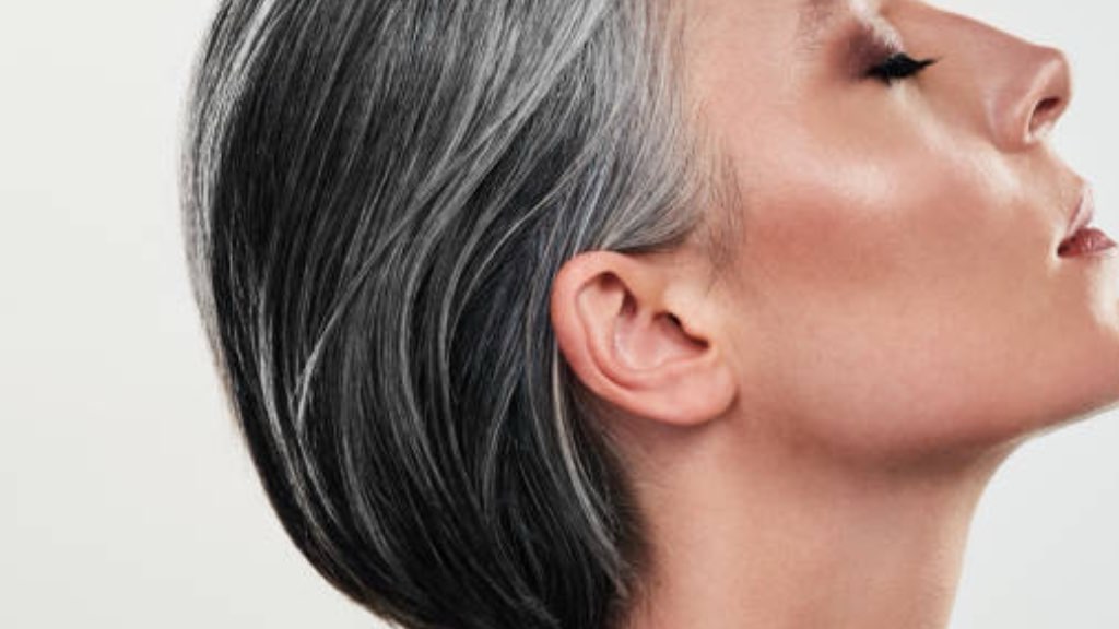 白髪ぼかしカラーで若見えに