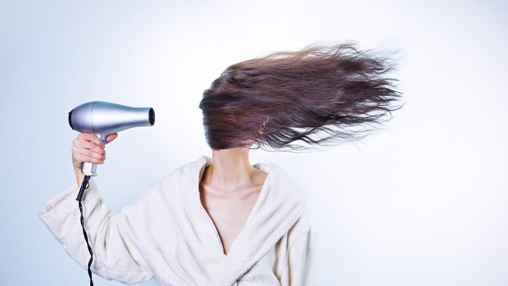 頭皮環境の悪化(乾燥・皮脂・血行不良)