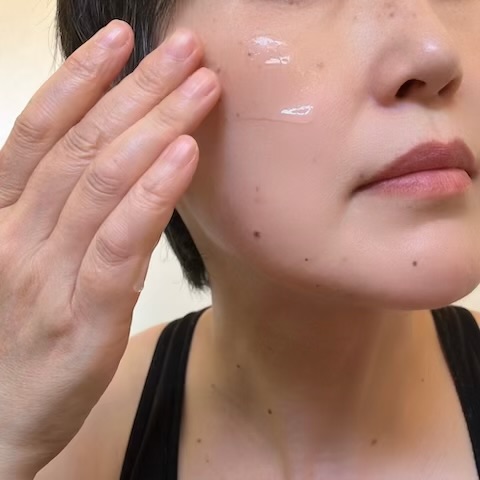 付属のジェルを塗布する