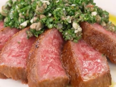 牛肉のステーキ ソースヴェルト