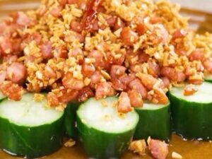 キュウリのガーリックウインナー