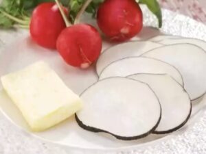 黒大根とラディッシュの岩塩バター添え